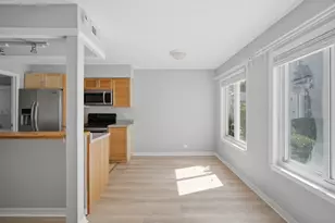 1180 Cove Dr, Prospect Heights, IL 60070 - Photo 5