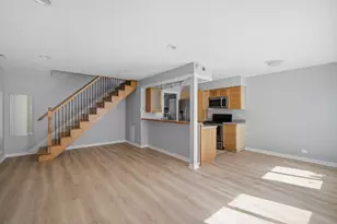 1180 Cove Dr, Prospect Heights, IL 60070 - Photo 3