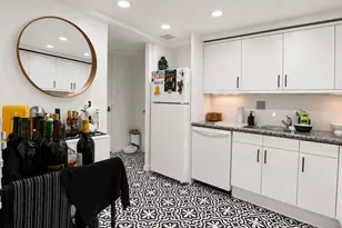 175 E Delaware Pl, Chicago, IL 60611 - Photo 5