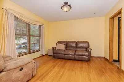 709 Platt Way, Hudson, IL 61748 - Photo 9