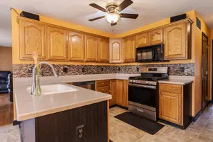 709 Platt Way, Hudson, IL 61748 - Photo 15