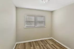1021 Tollview Ave, Aurora, IL 60505 - Photo 9