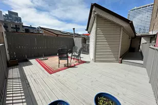 353 W Chicago Ave, Chicago, IL 60654 - Photo 17
