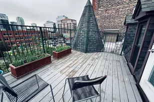 353 W Chicago Ave, Chicago, IL 60654 - Photo 19