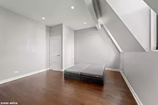 353 W Chicago Ave, Chicago, IL 60654 - Photo 15