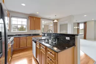 1376 Scarboro Rd, Schaumburg, IL 60193 - Photo 11