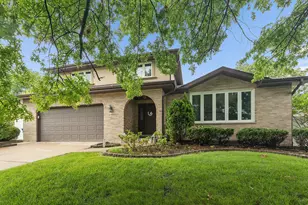 8850 W 98th Pl, Palos Hills, IL 60465 - Photo 1