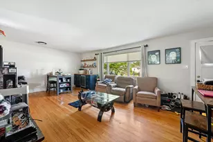 831 S Wisconsin Ave, Villa Park, IL 60181 - Photo 3