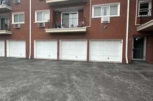 4752 W 101st St, Oak Lawn, IL 60453 - Photo 1