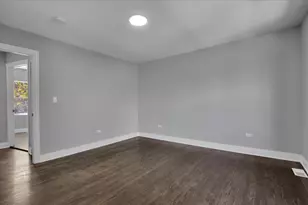 735 E 105th St, Chicago, IL 60628 - Photo 21