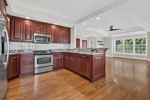 107 S Grant St, Hinsdale, IL 60521 - Photo 3