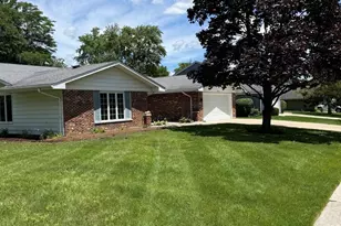 920 Eden Dr, Schaumburg, IL 60195 - Photo 3