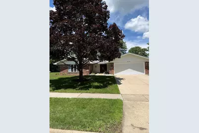 920 Eden Drive, Schaumburg, IL 60195 - Photo 1