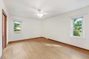 429 S Stratford Ave, Elmhurst, IL 60126 - Photo 11