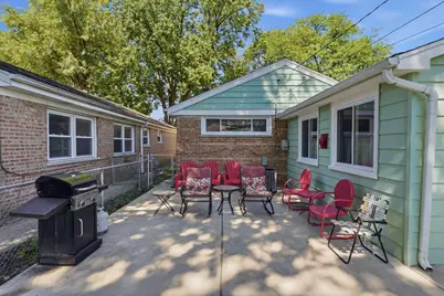10111 S California Avenue, Chicago, IL 60655 - Photo 23