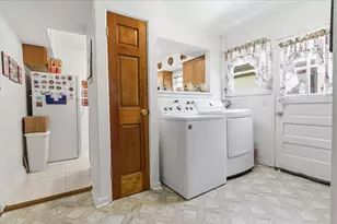 10111 S California Ave, Chicago, IL 60655 - Photo 19