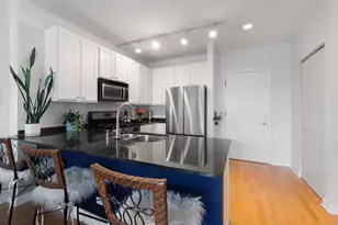 859 W Erie St, Chicago, IL 60642 - Photo 5