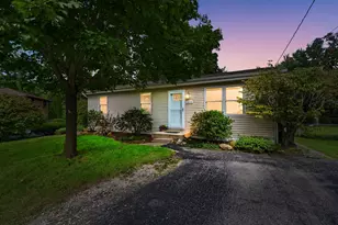 1814 Hazelwood Dr, Lindenhurst, IL 60046 - Photo 1