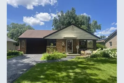 325 S Evanslawn Avenue, Aurora, IL 60506 - Photo 1
