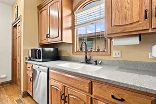 1615 Nicholson St, Crest Hill, IL 60403 - Photo 9