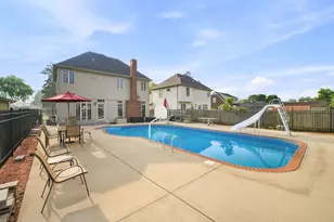 1615 Nicholson St, Crest Hill, IL 60403 - Photo 33