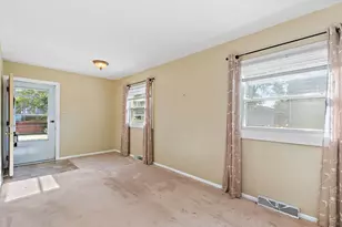 315 E 2nd St, East Dundee, IL 60118 - Photo 3