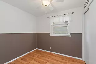 315 E 2nd St, East Dundee, IL 60118 - Photo 9