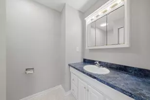 1520 Crestwood Ct, Aurora, IL 60506 - Photo 11