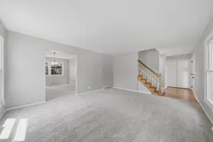 1520 Crestwood Ct, Aurora, IL 60506 - Photo 5