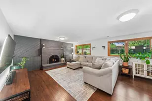 836 Napa St, Carol Stream, IL 60188 - Photo 5