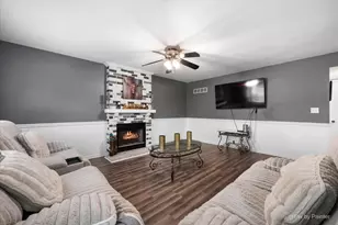1314 Aspen Ct, Elgin, IL 60120 - Photo 17