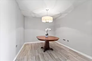 9655 Woods Dr, Skokie, IL 60077 - Photo 9