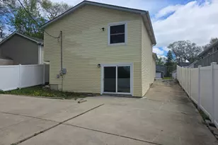 306 Brierhill Dr, Round Lake Park, IL 60073 - Photo 23