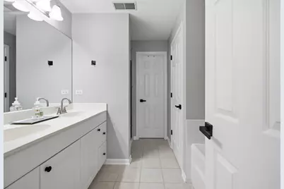 1137 Hawthorne Lane, Elk Grove Village, IL 60007 - Photo 9