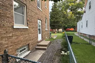 227 W 146th St, Dolton, IL 60419 - Photo 3