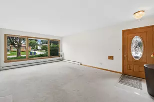 1714 Sycamore St, Des Plaines, IL 60018 - Photo 3