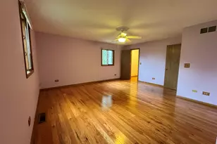 650 Waverly Dr, Elgin, IL 60120 - Photo 19