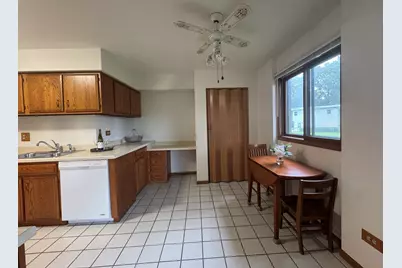 650 Waverly Drive #B, Elgin, IL 60120 - Photo 7