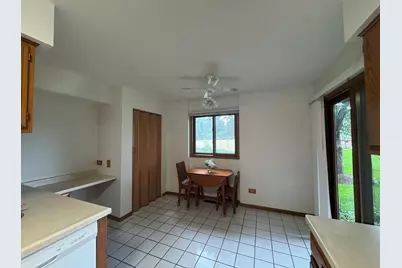 650 Waverly Drive #B, Elgin, IL 60120 - Photo 9