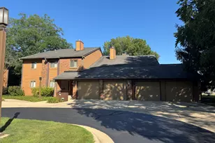 650 Waverly Dr, Elgin, IL 60120 - Photo 1