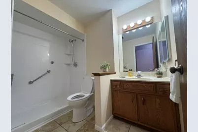650 Waverly Drive #B, Elgin, IL 60120 - Photo 11