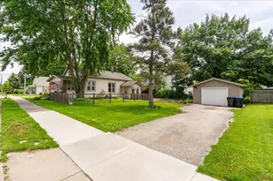 211 E Lincoln St, Bloomington, IL 61701 - Photo 7