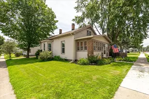 211 E Lincoln St, Bloomington, IL 61701 - Photo 3