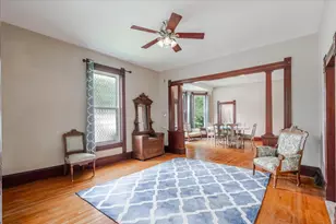 211 E Lincoln St, Bloomington, IL 61701 - Photo 13