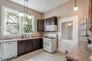 211 E Lincoln St, Bloomington, IL 61701 - Photo 17