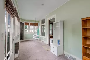 211 E Lincoln St, Bloomington, IL 61701 - Photo 11