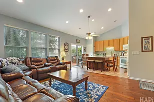 5952 Leeds Rd, Hoffman Estates, IL 60192 - Photo 9