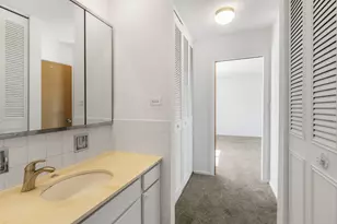1321 W Birchwood Ave, Chicago, IL 60626 - Photo 11