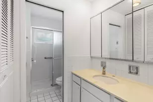 1321 W Birchwood Ave, Chicago, IL 60626 - Photo 9