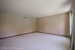 1N164 Stargrass Ln, Elburn, IL 60119 - Photo 3
